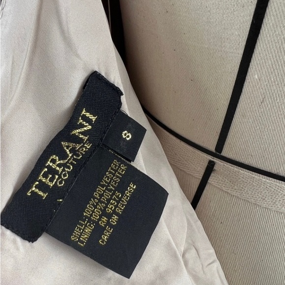 🥳Host pick 🎉 Terani Couture evening dress 1722E4201 - Picture 7 of 10